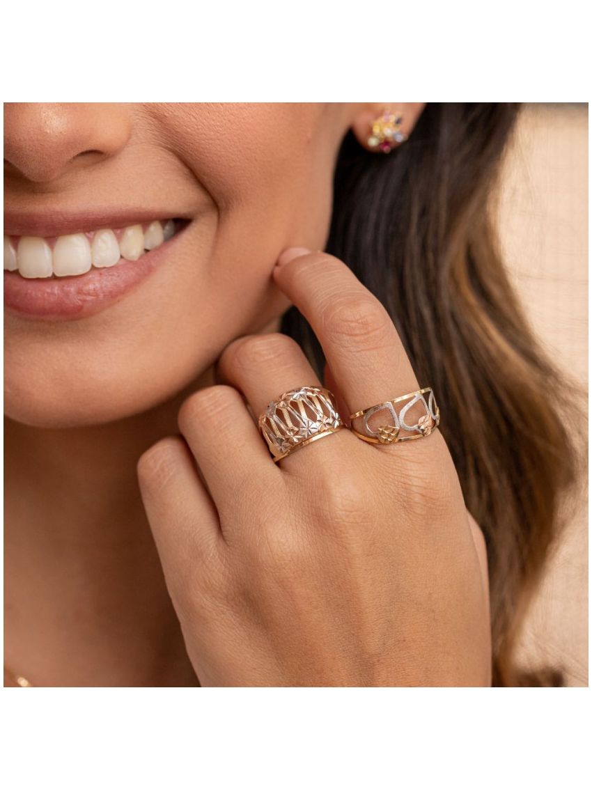 Anel de Ouro Vazado com Detalhes Cucitura