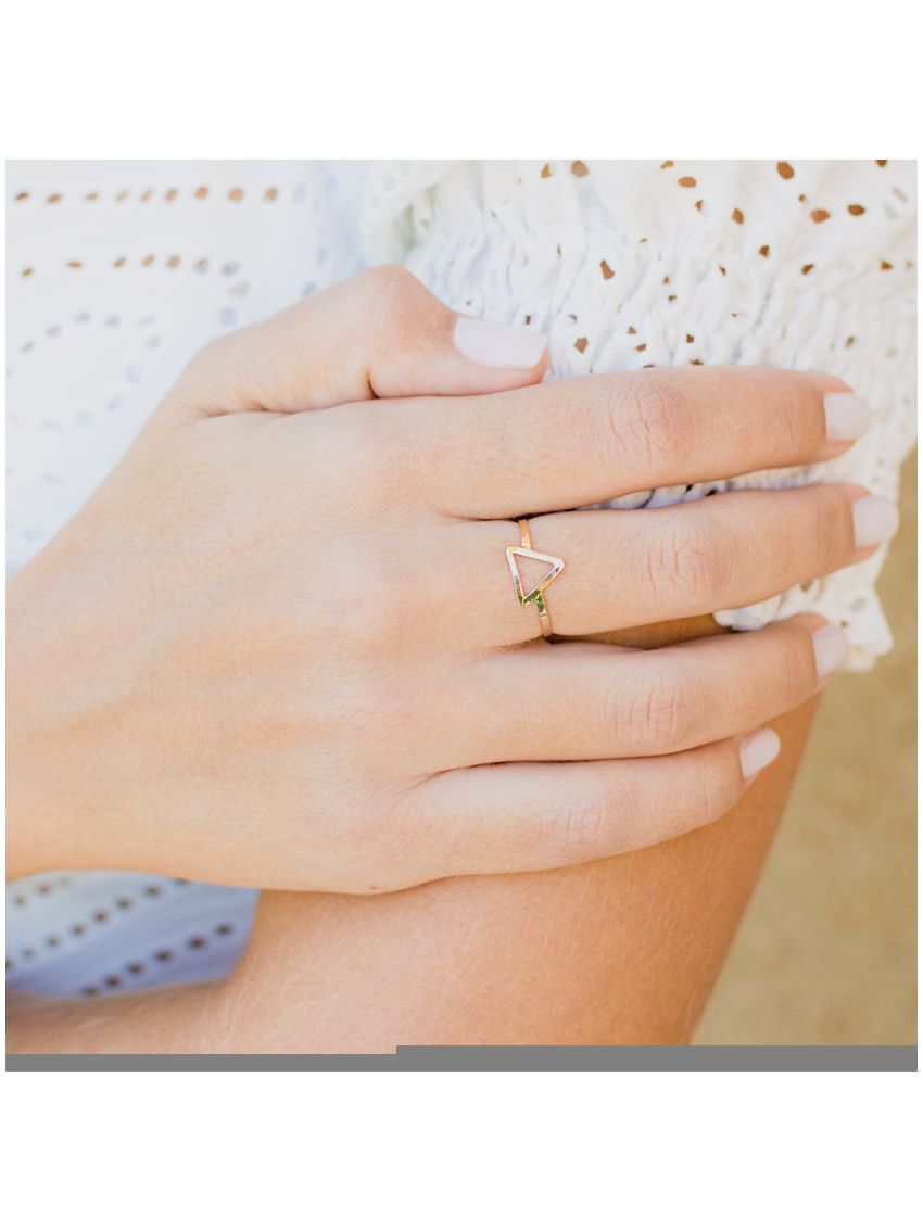 Anel Feminino de Ouro 18k Triângulo