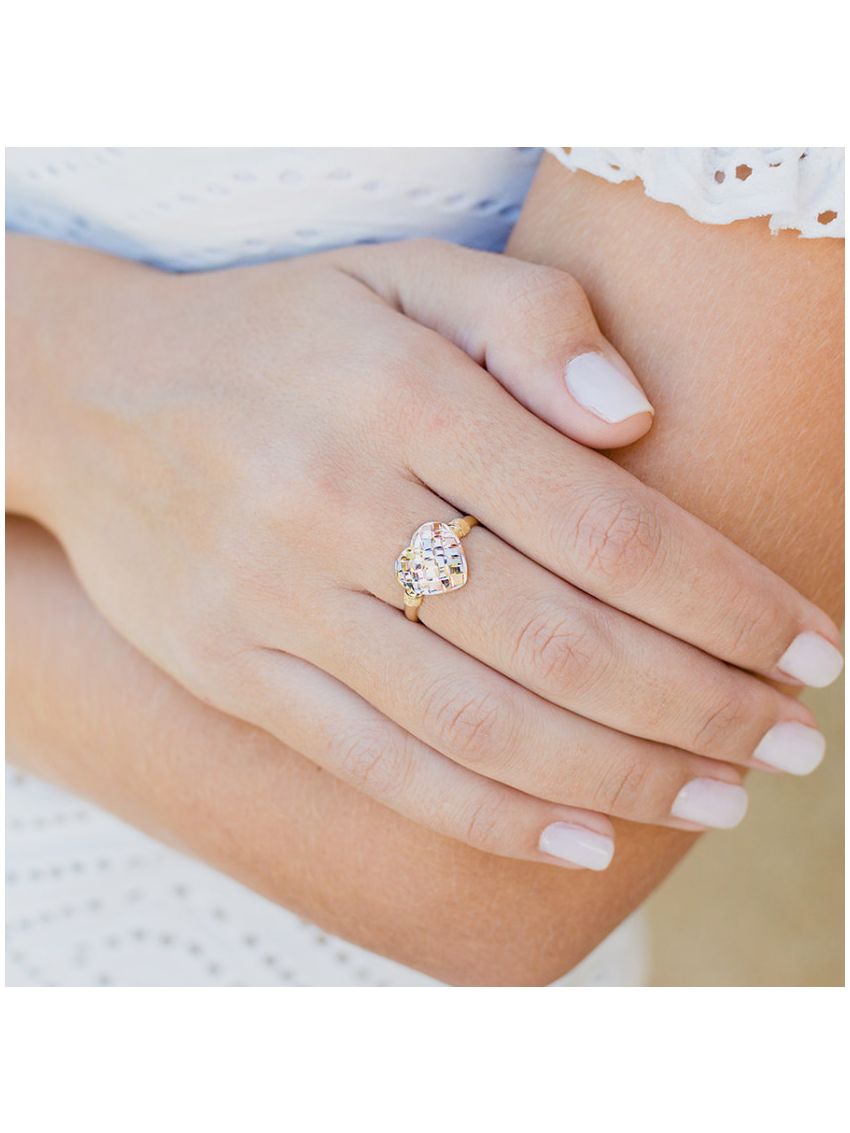 Anel Feminino de Ouro 18k Coração Bordado