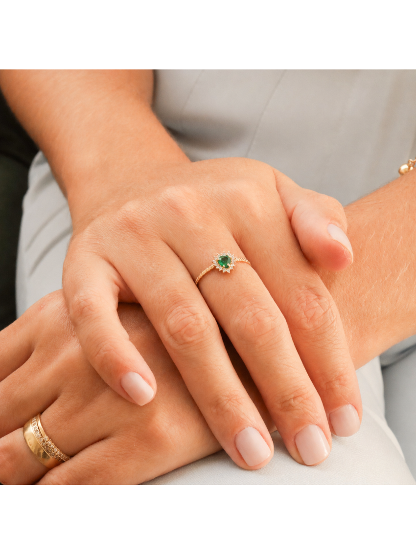 Anel de Ouro 18k Feminino Coração Verde com Pedras